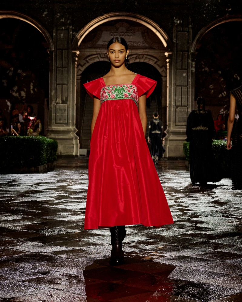 Бренд Dior показав круїзну колекцію в Мексиці