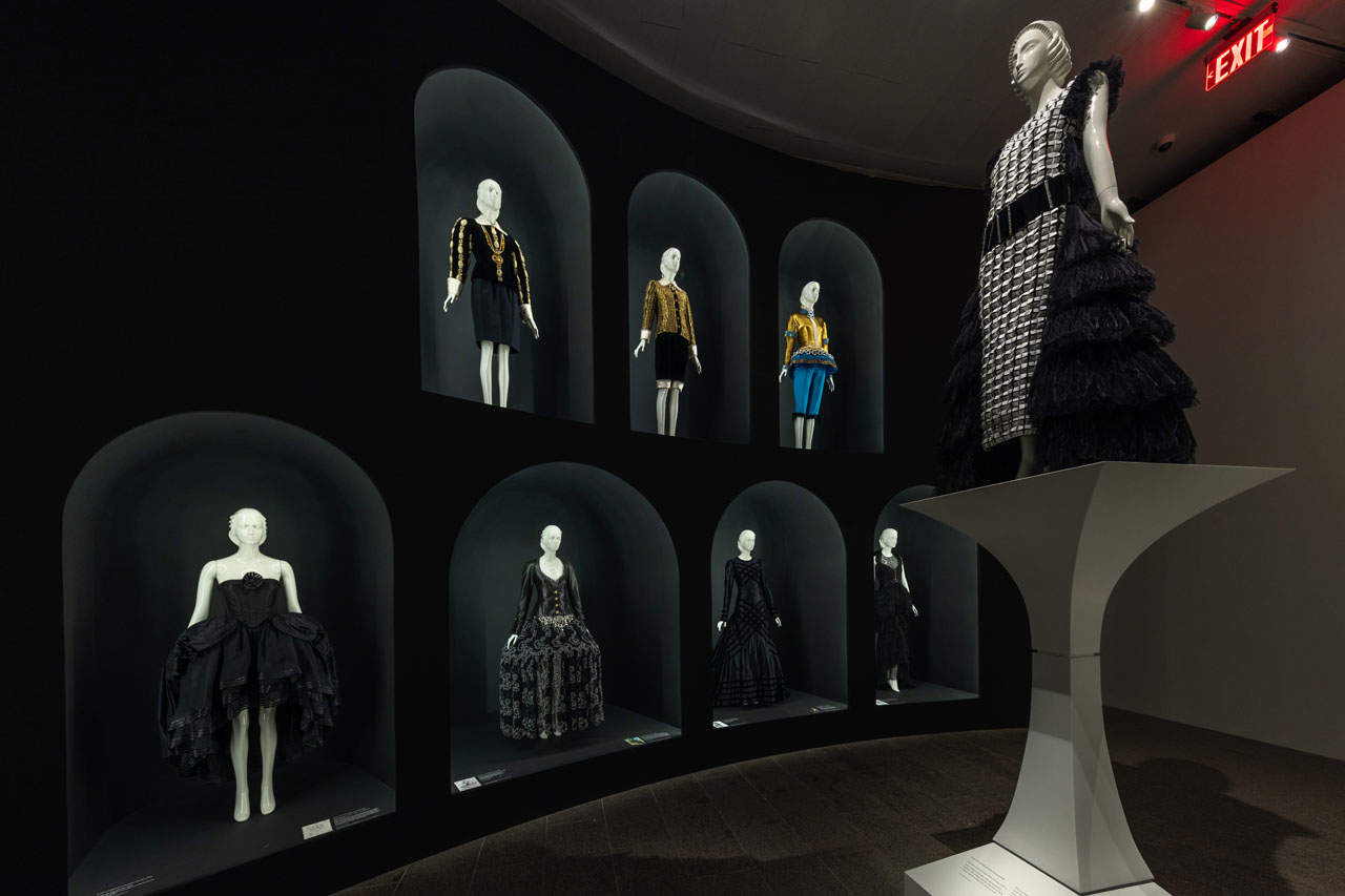 Якою вийшла виставка «Карл Лагерфельд: лінія краси» у Метрополітен-музеї