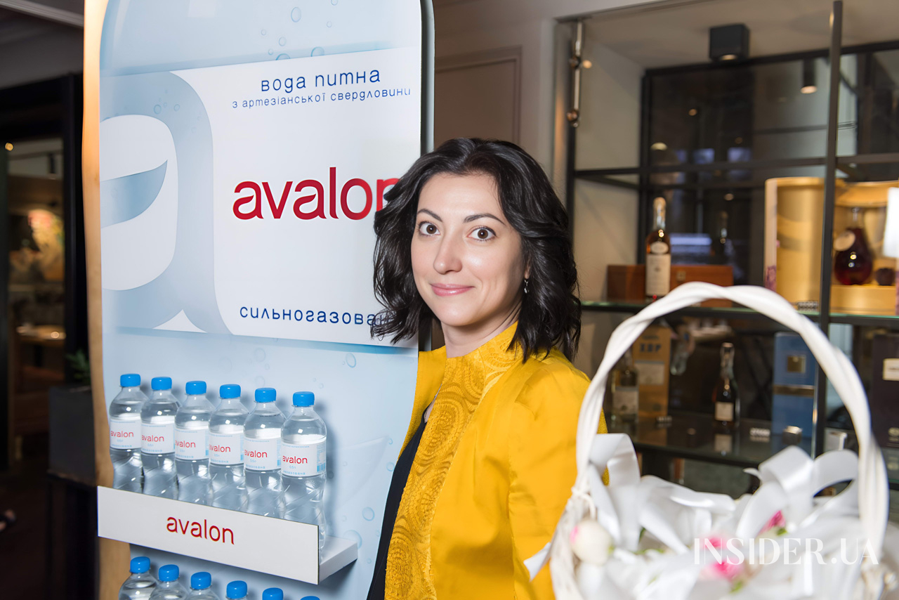 «Жінка – берегиня роду»: Ілона Гвоздьова запросила дівчат на традиційний благодійний бранч