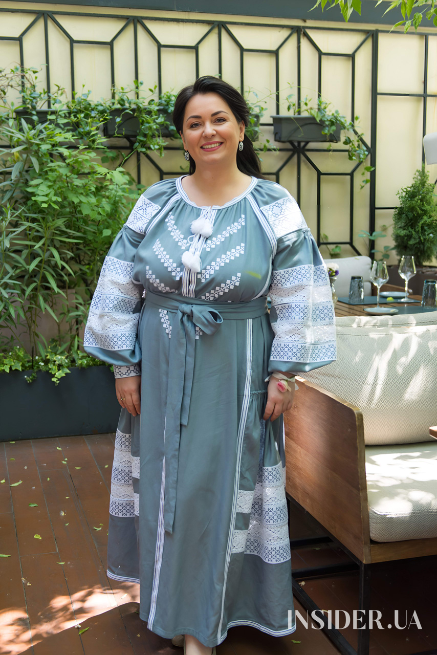 «Жінка – берегиня роду»: Ілона Гвоздьова запросила дівчат на традиційний благодійний бранч