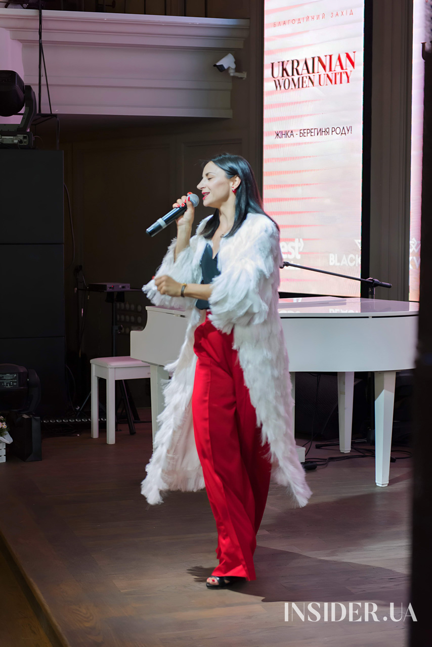 «Жінка – берегиня роду»: Ілона Гвоздьова запросила дівчат на традиційний благодійний бранч