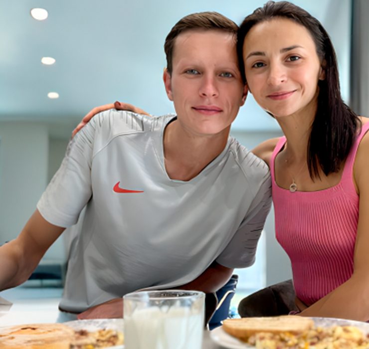 Звездный завтрак за 15 минут: готовят Илона Гвоздева и Иван Хомячук