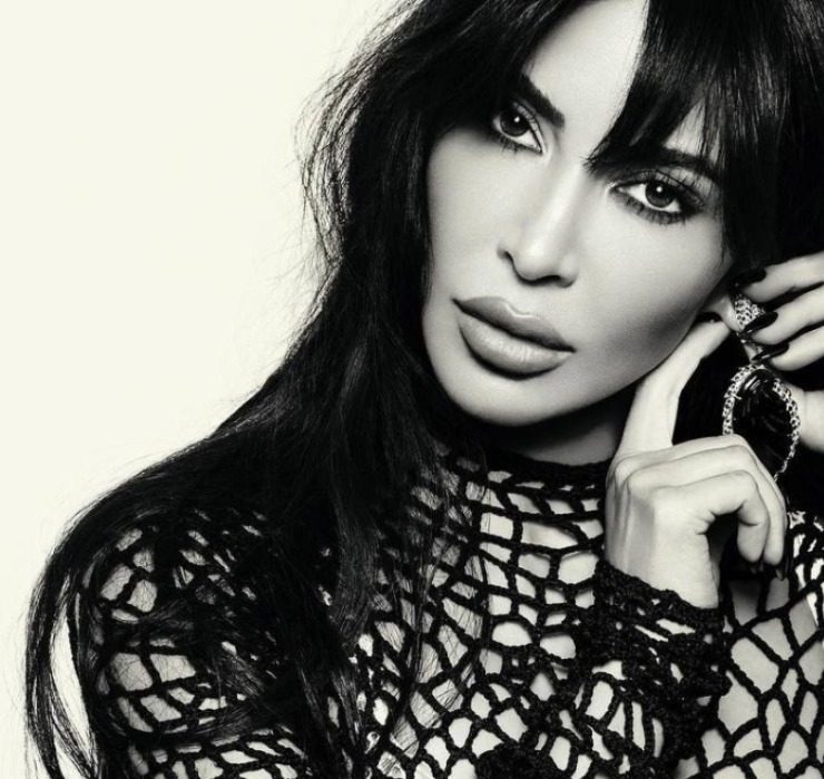 Ким Кардашьян примеряла соблазнительные черно-белые образы для Vogue