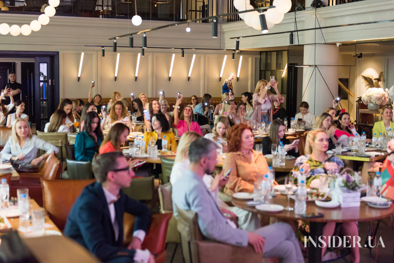 «Жінка – берегиня роду»: Ілона Гвоздьова запросила дівчат на традиційний благодійний бранч