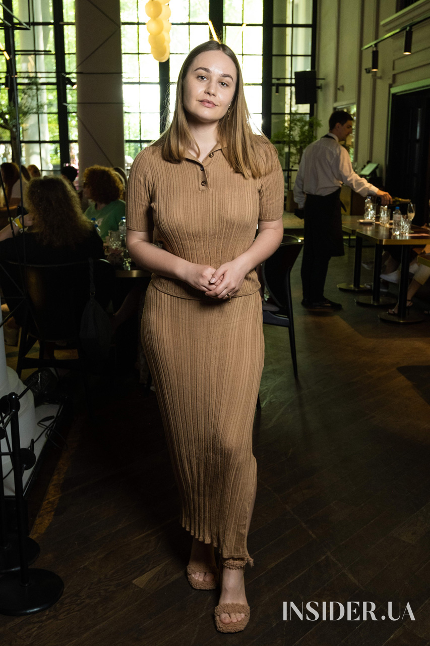 «Жінка – берегиня роду»: Ілона Гвоздьова запросила дівчат на традиційний благодійний бранч