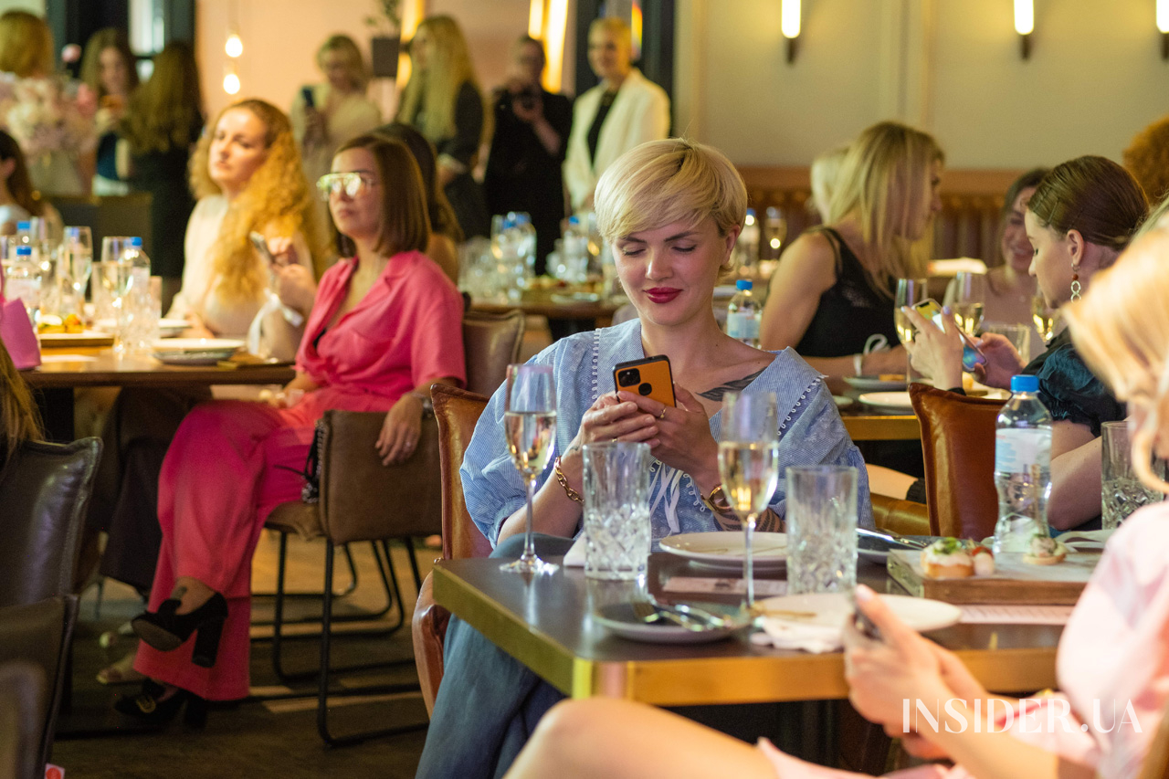 «Жінка – берегиня роду»: Ілона Гвоздьова запросила дівчат на традиційний благодійний бранч