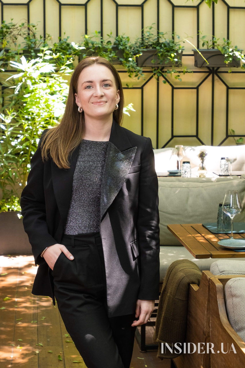 «Жінка – берегиня роду»: Ілона Гвоздьова запросила дівчат на традиційний благодійний бранч