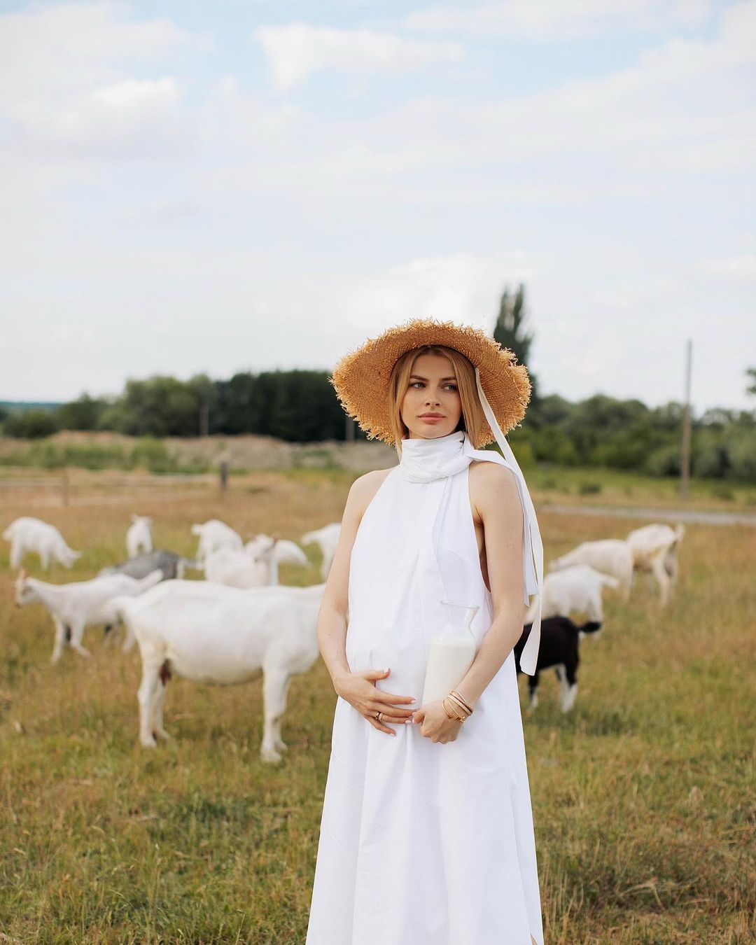 Просто неба: вагітна дружина Олександра Зінченка знялася у ніжній фотосесії