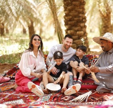 Лионель Месси показал колоритный семейный отдых в Саудовской Аравии