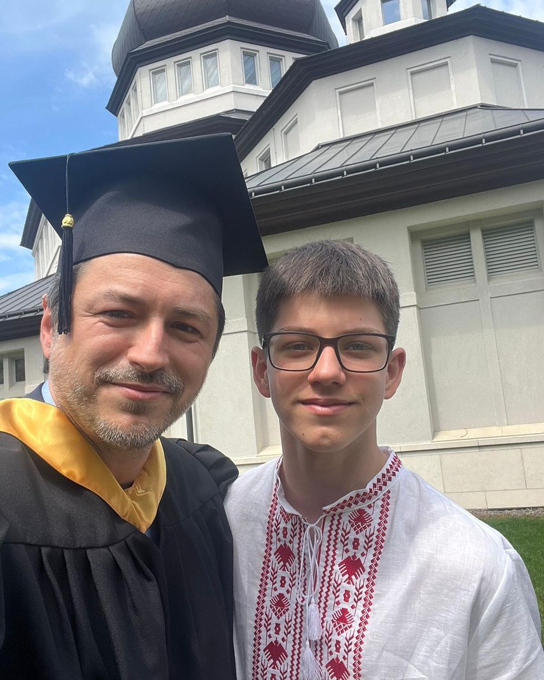Образование во время войны: выпускник Сергей Притула похвастался дипломом магистра
