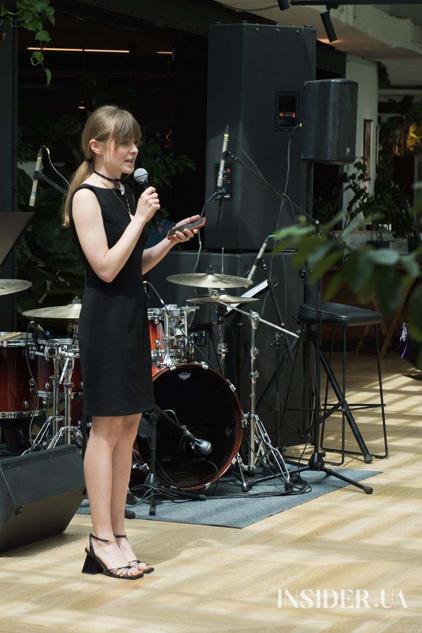 Лекція Арестовича і спів Зіброва: як пройшов повний сюрпризів бранч Ілони Гвоздьової