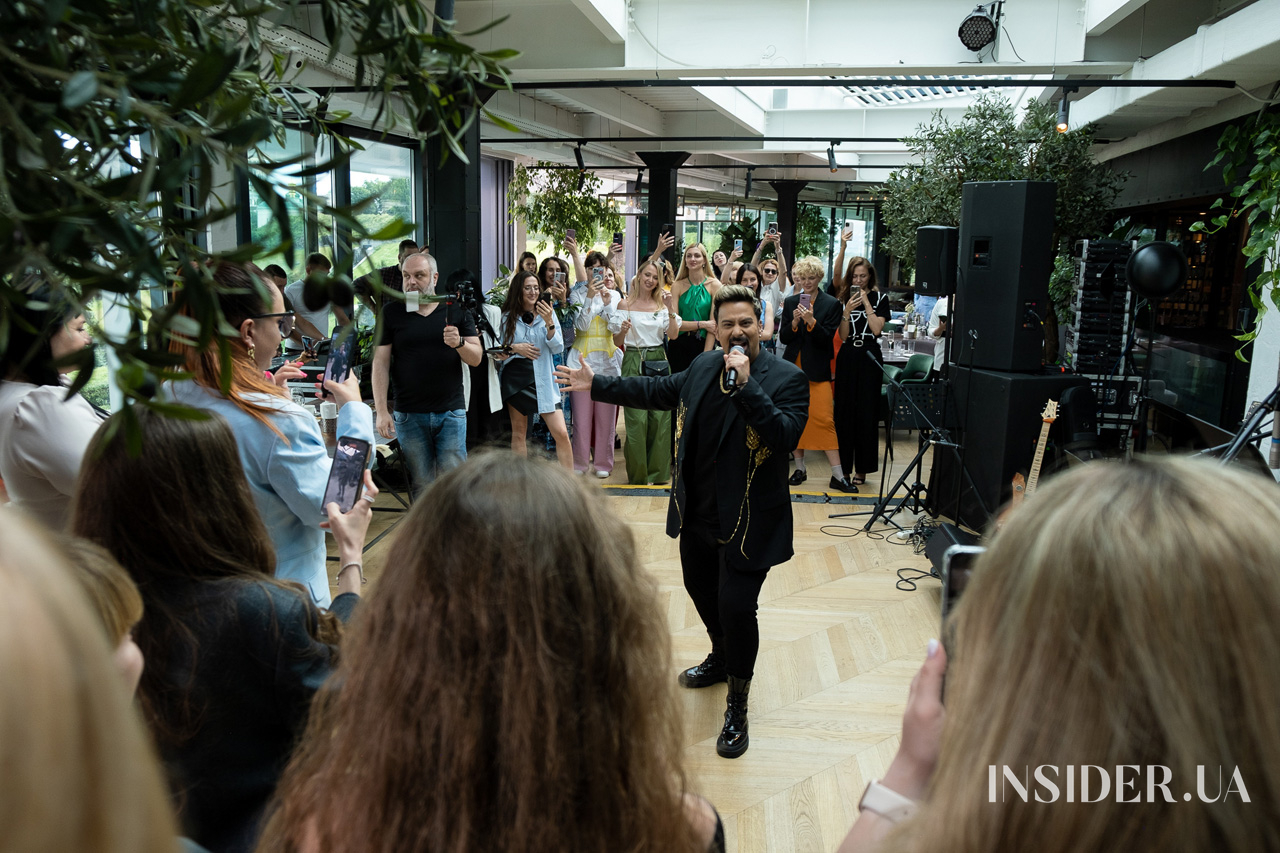 Лекція Арестовича і спів Зіброва: як пройшов повний сюрпризів бранч Ілони Гвоздьової