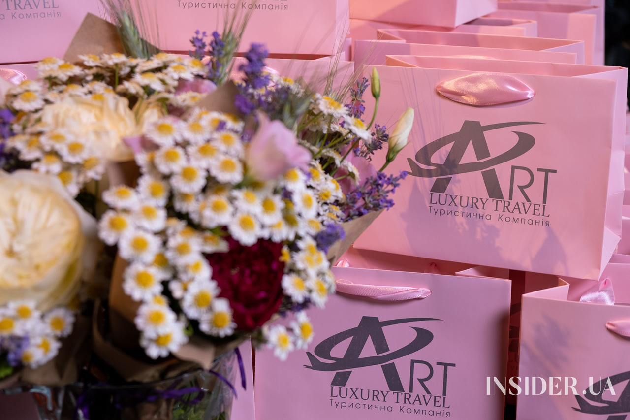 Лекція Арестовича і спів Зіброва: як пройшов повний сюрпризів бранч Ілони Гвоздьової