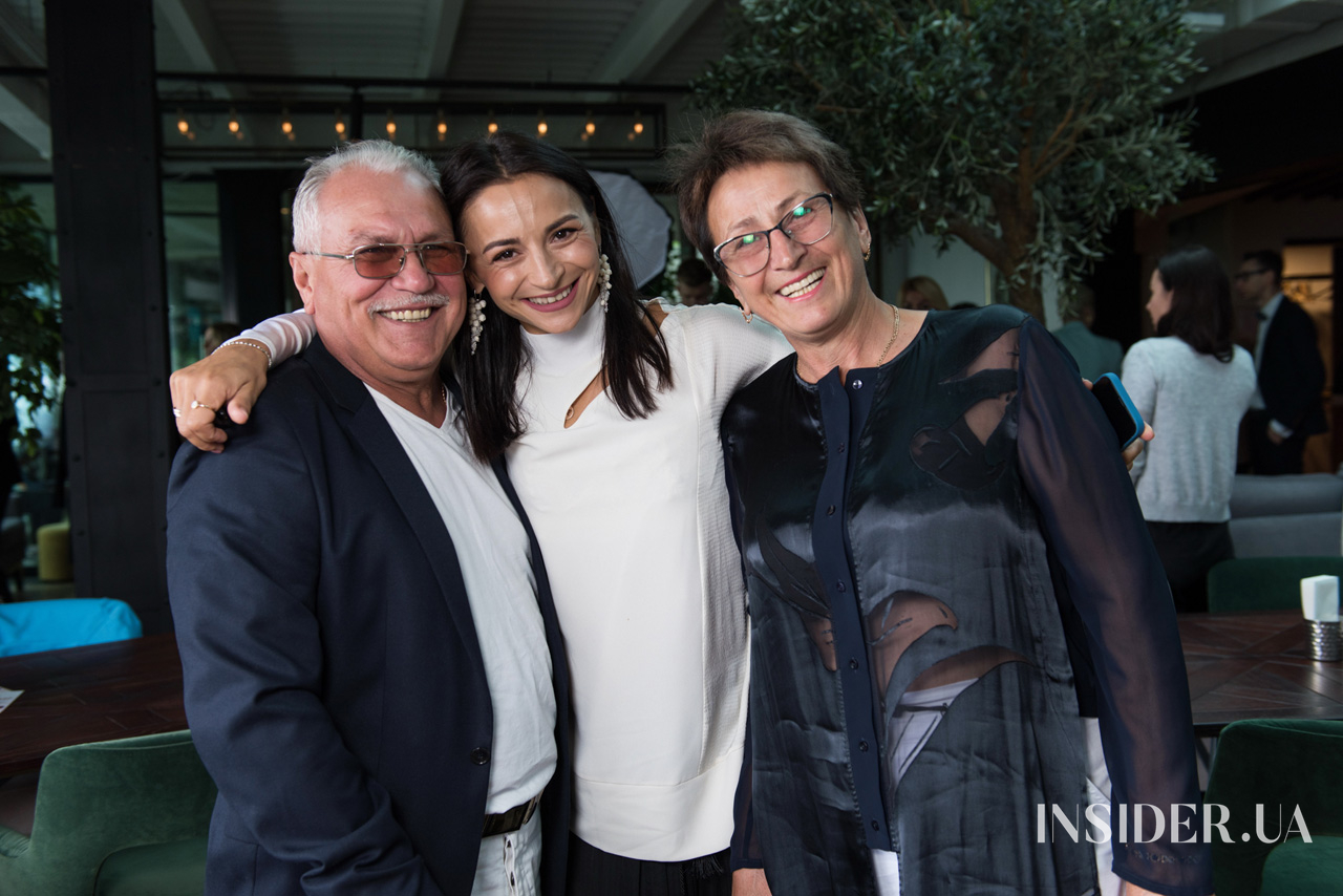 Лекція Арестовича і спів Зіброва: як пройшов повний сюрпризів бранч Ілони Гвоздьової