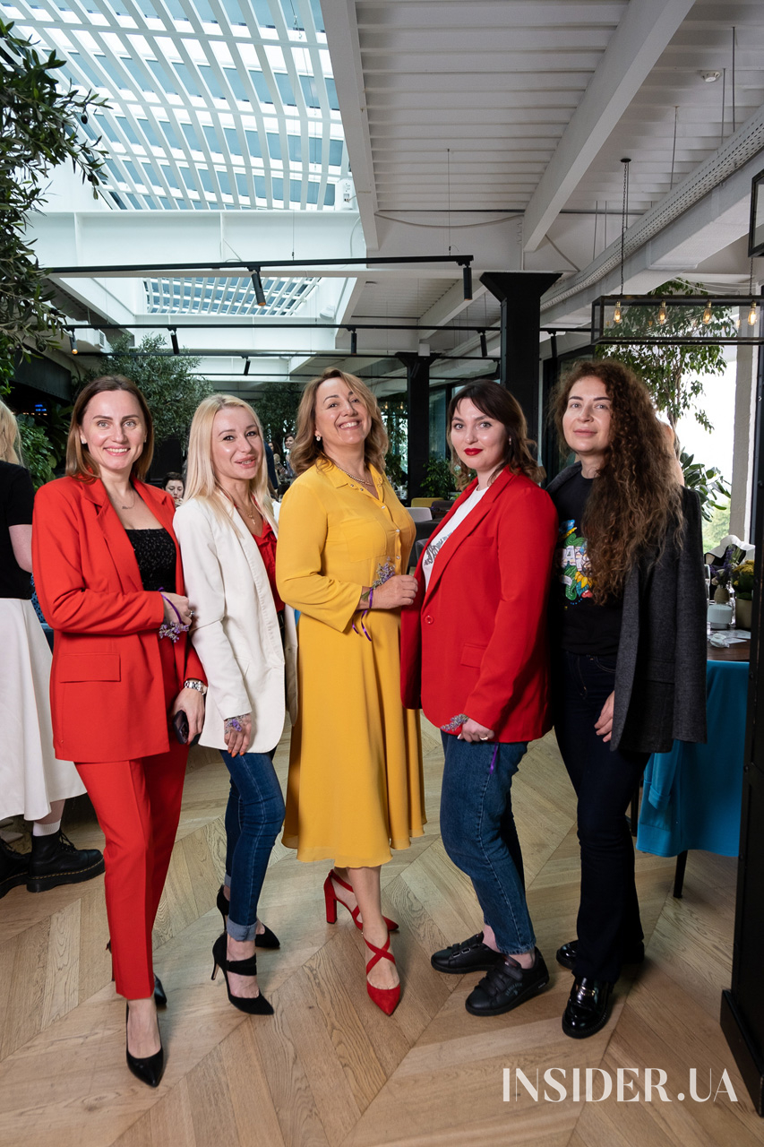 Лекція Арестовича і спів Зіброва: як пройшов повний сюрпризів бранч Ілони Гвоздьової