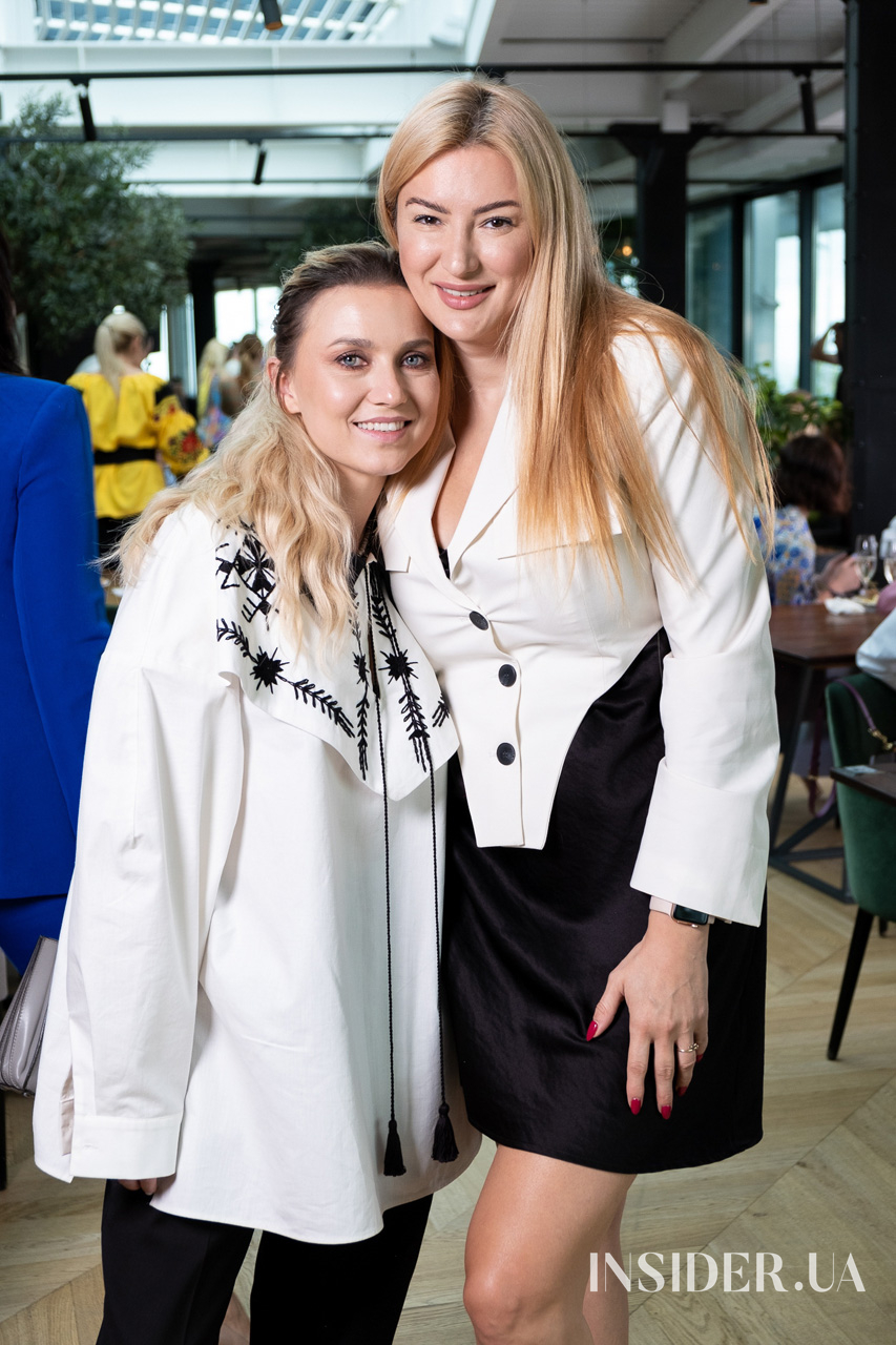 Лекція Арестовича і спів Зіброва: як пройшов повний сюрпризів бранч Ілони Гвоздьової