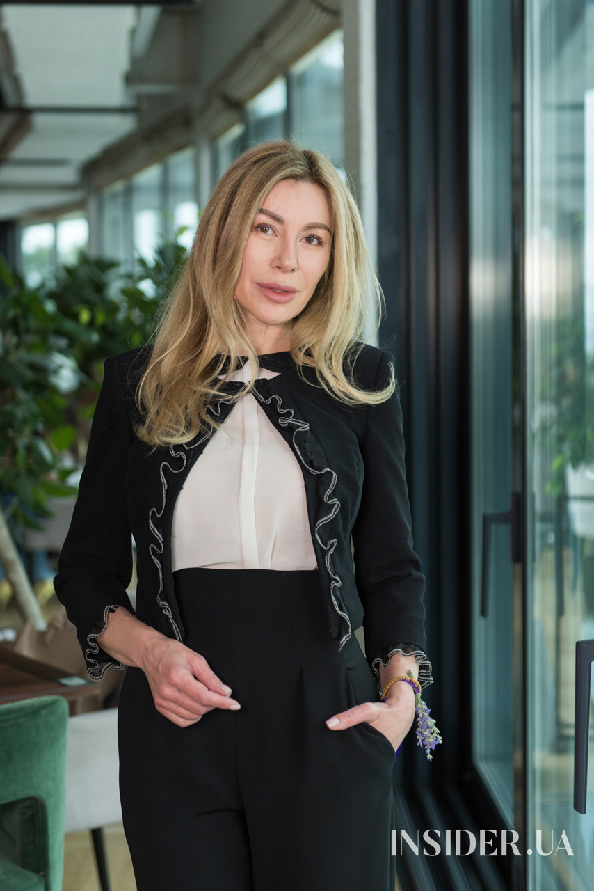 Лекція Арестовича і спів Зіброва: як пройшов повний сюрпризів бранч Ілони Гвоздьової