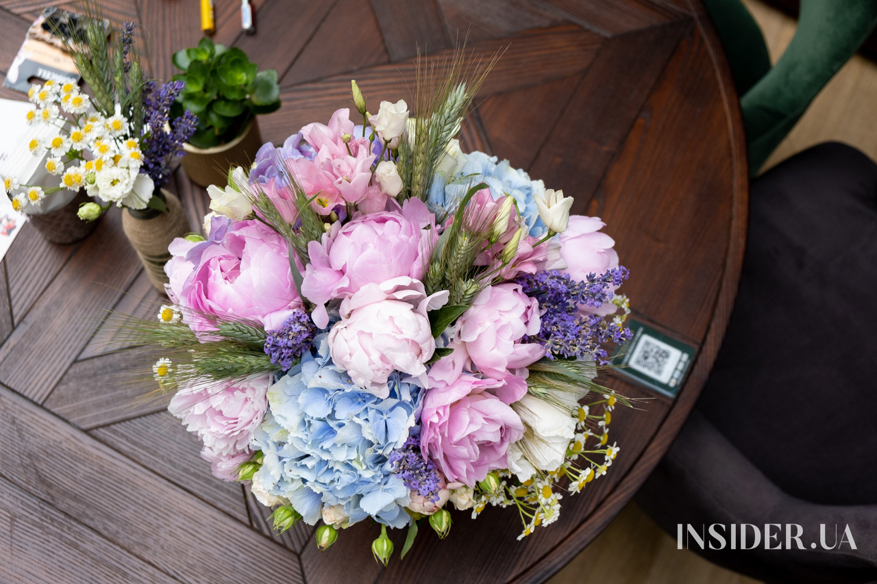 Лекція Арестовича і спів Зіброва: як пройшов повний сюрпризів бранч Ілони Гвоздьової