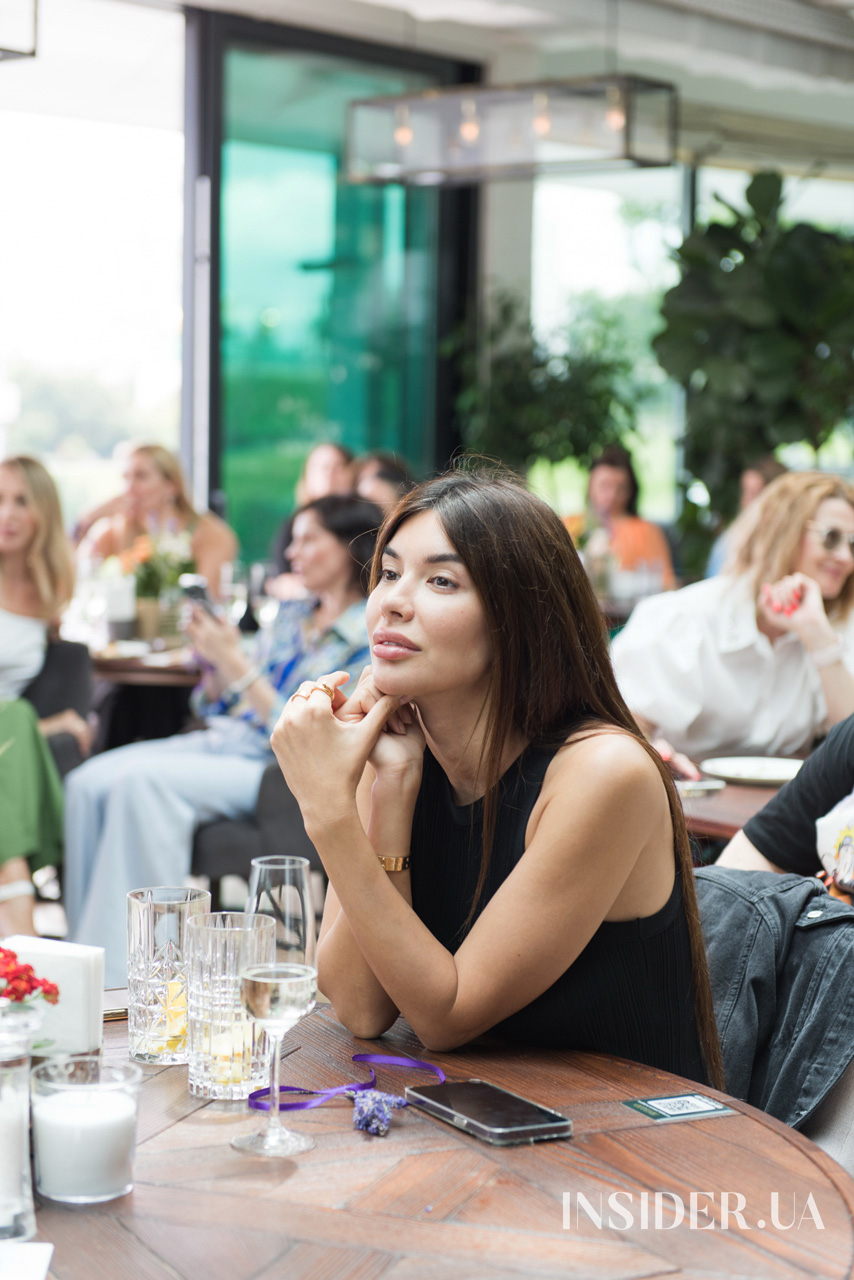 Лекція Арестовича і спів Зіброва: як пройшов повний сюрпризів бранч Ілони Гвоздьової