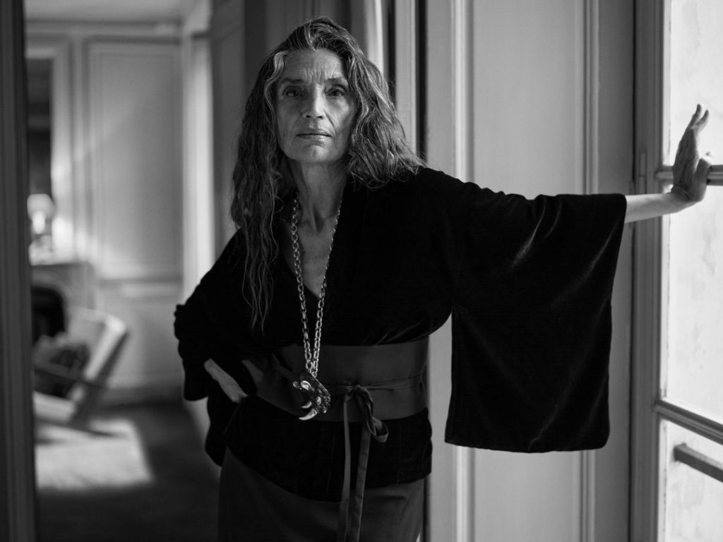 67-річна акторка Анхела Моліна стала обличчям нової колекції Zara