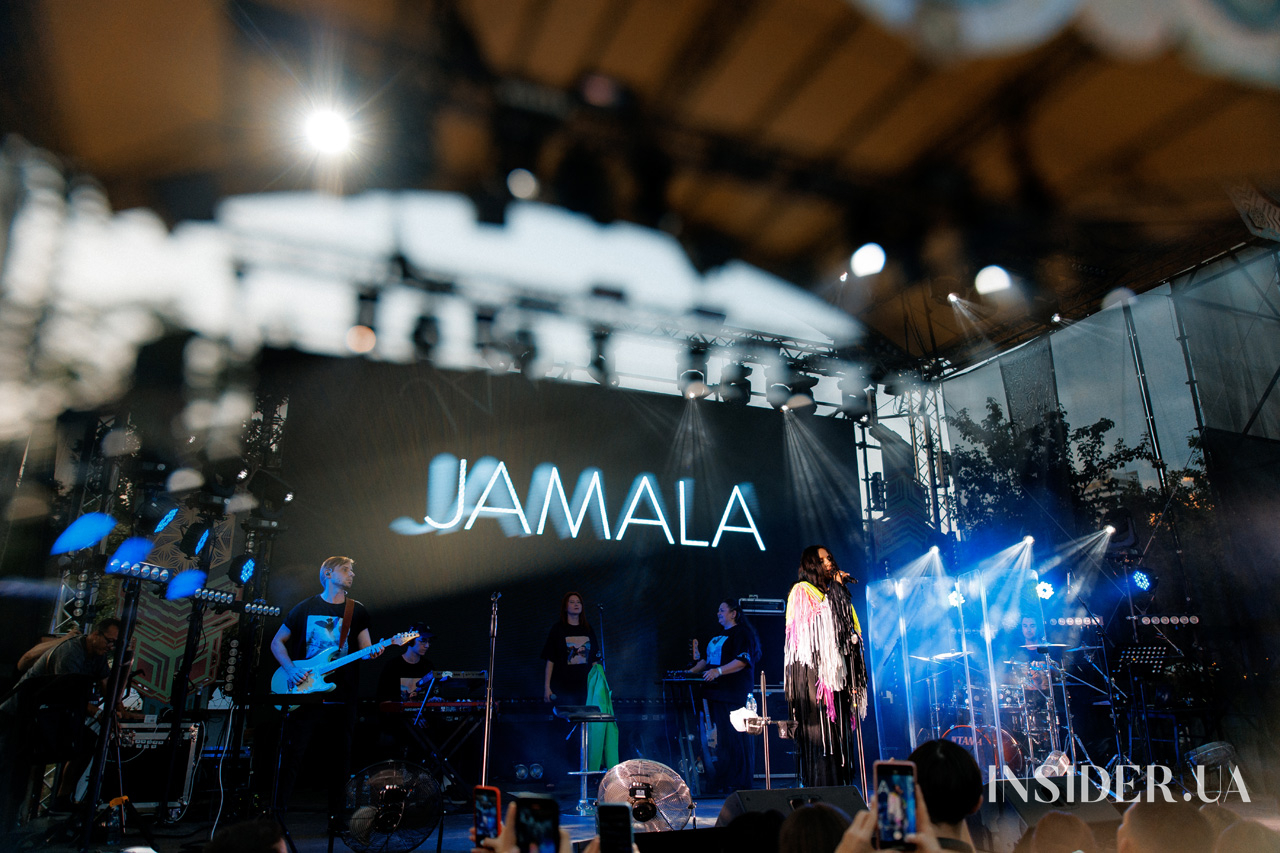 Як це було: Джамала дала перший сольний концерт просто неба в артпросторі UYAVA