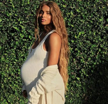 37-річна Ciara вчетверте стане мамою