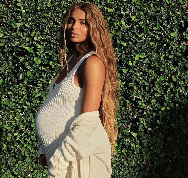 37-річна Ciara вчетверте стане мамою