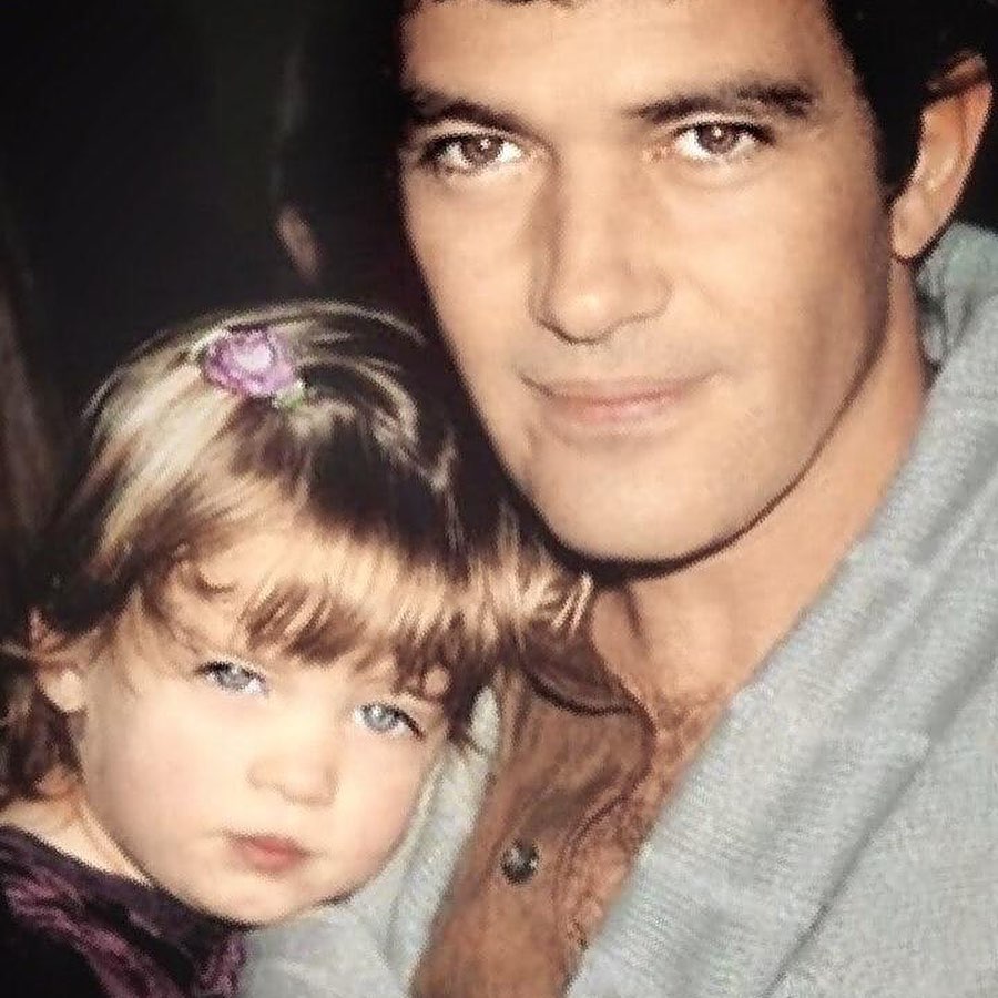 Антонио Бандерас показал архивные фото с дочерью по случаю ее 27-летия