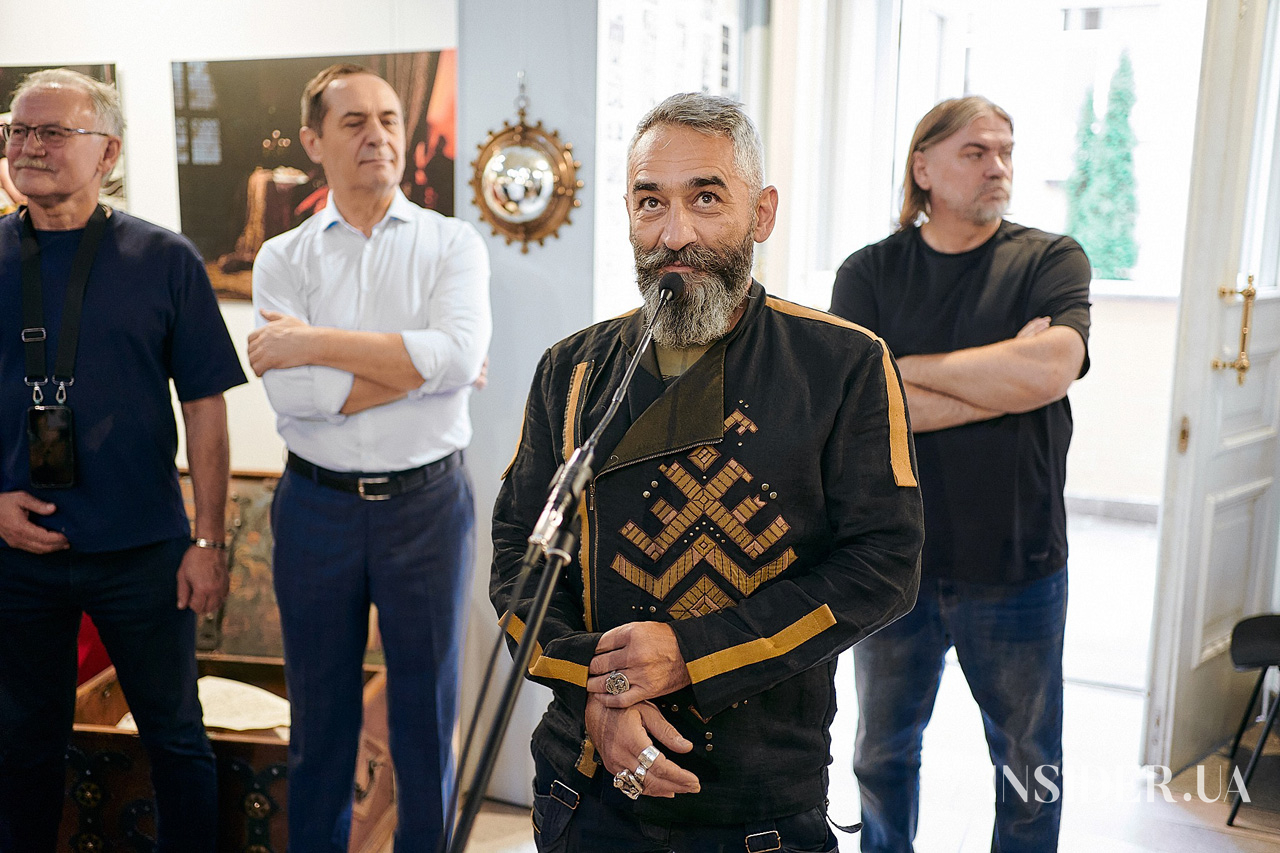 За кулисами «Довбуша»: в Киеве открыли выставку, посвященную украинскому экшену