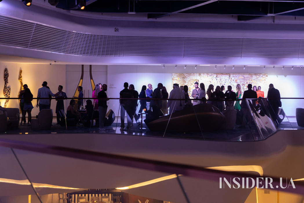 Яна Руснак відкрила виставку в стінах останнього архітектурного творіння Захи Хадід у Дубаї