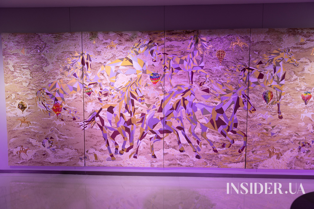 Яна Руснак відкрила виставку в стінах останнього архітектурного творіння Захи Хадід у Дубаї