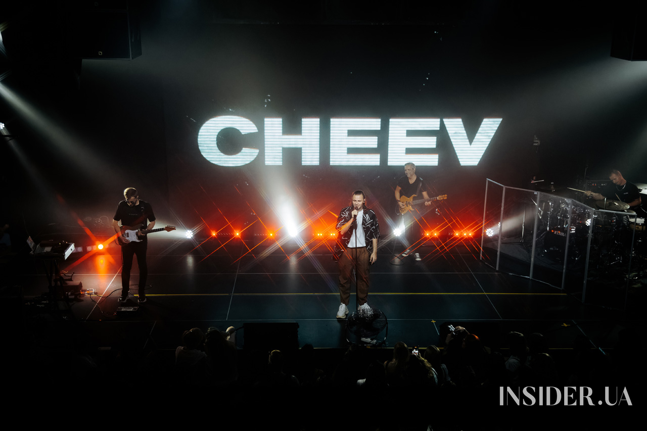 Фанк, рок и чувственная лирика: Cheev отыграл большой сольный концерт в Киеве