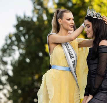 В киевском ботсаду прошла церемония коронации «Мисс Украина Вселенная» – 2023