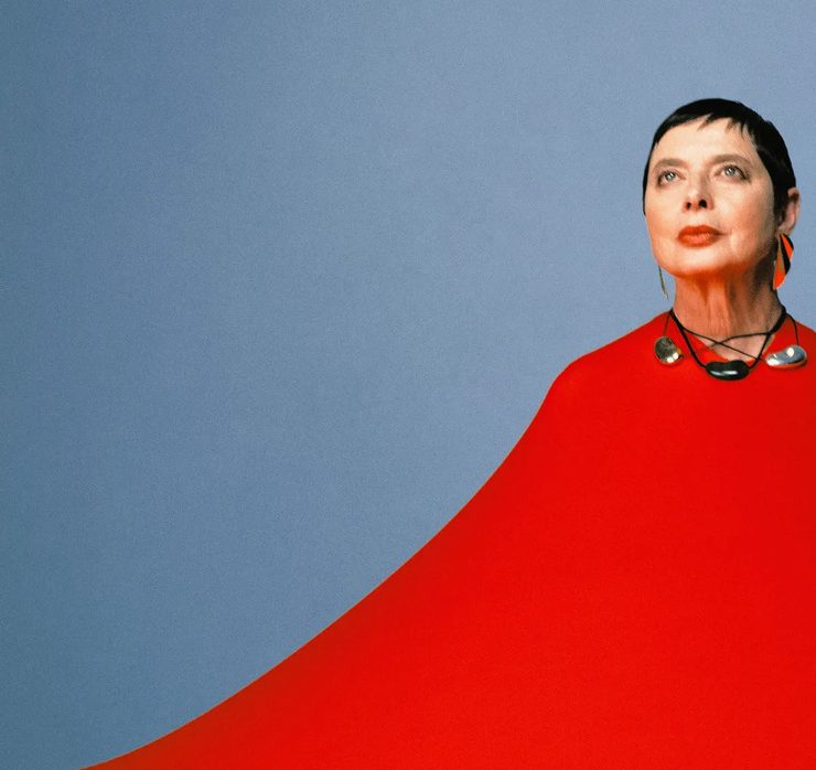 71-річна Ізабелла Росселіні прикрасила обкладинку Vogue у 38 раз
