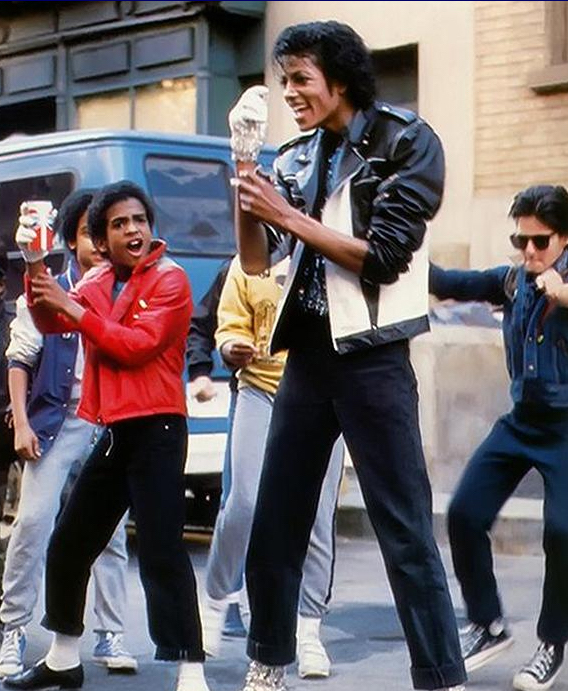 Куртку Майкла Джексона из рекламы Pepsi продали на аукционе