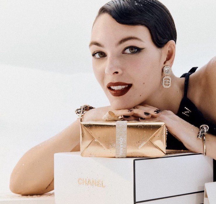 Wonderland: Chanel представил подарочную капсулу
