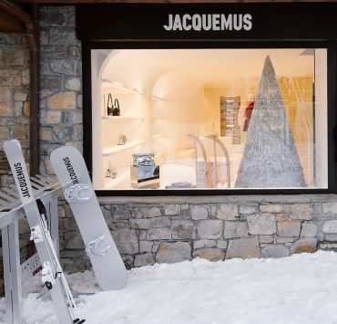 Бренд Jacquemus відкрив бутик у засніженому Куршевелі