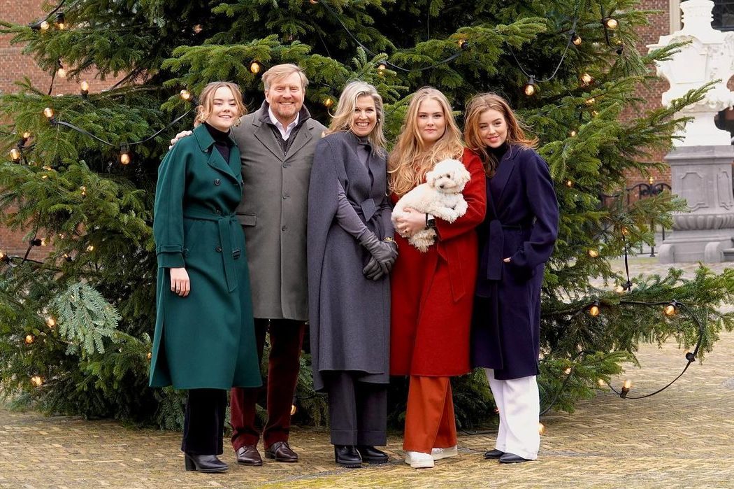 Сімейна ідилія: розглядаємо різдвяні листівки монаршої родини Нідерландів