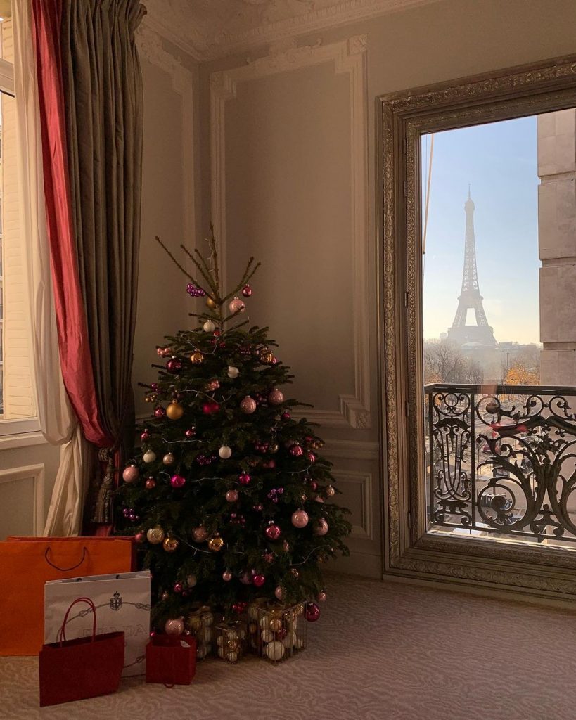 Леоні Ганне показала казкові канікули в Парижі