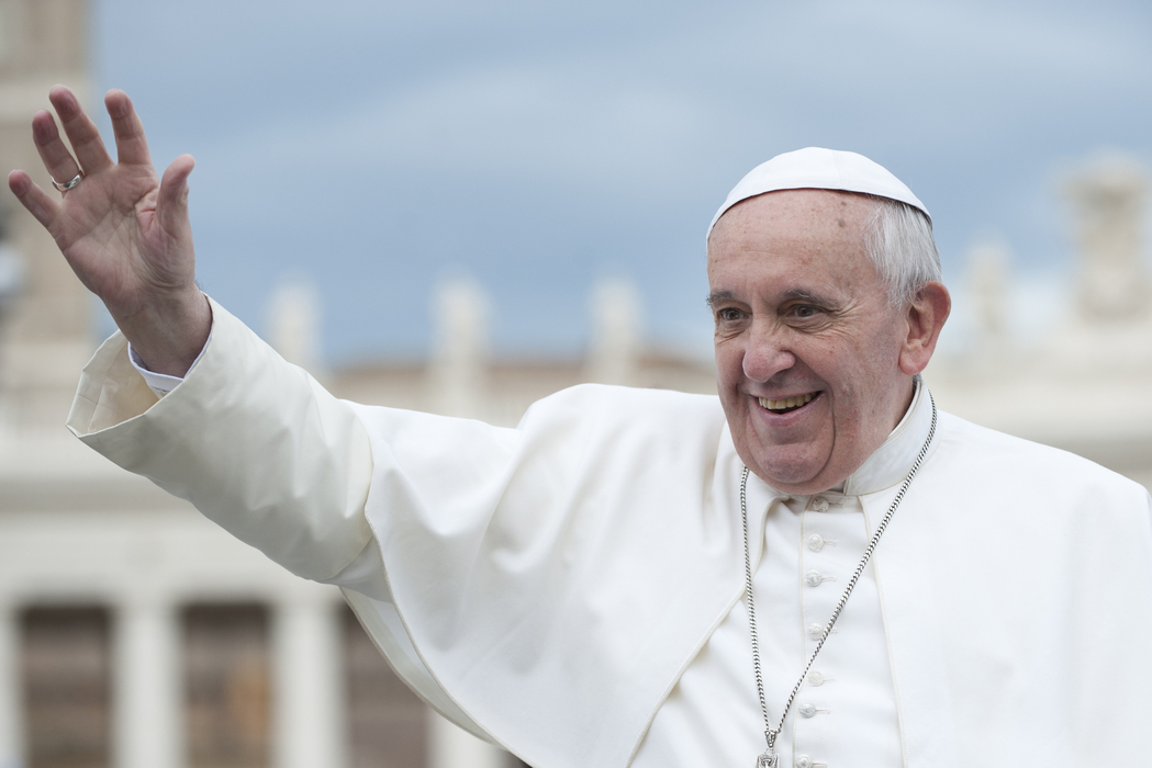Суд Ватикана впервые в истории приговорил кардинала к тюрьме