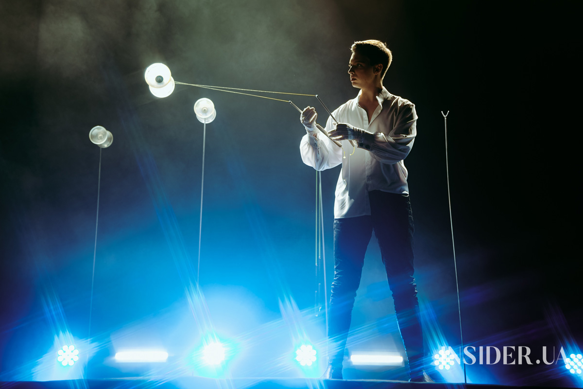 Зіркова прем’єра фантастичного шоу «Королі магії рятують Новий рік»