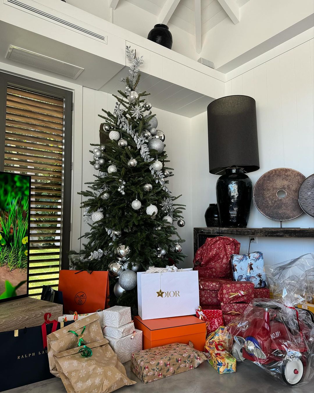 Открытки из Сен-Барти: как проходят рождественские каникулы Анны Андрес