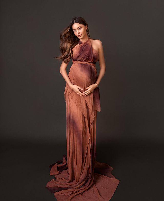 Багатодітна й вагітна: Міранда Керр у новій ніжній фотосесії