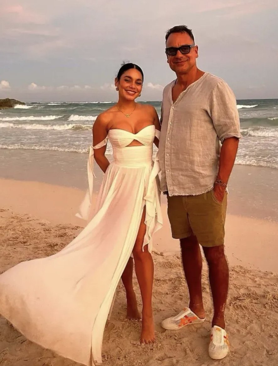 Ванесса Хадженс вышла замуж в Мексике