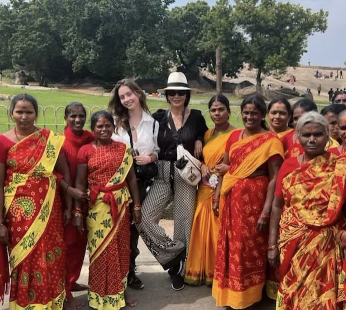 Рождественские каникулы: Кэтрин Зета-Джонс и Майкл Дуглас с детьми путешествуют по Индии