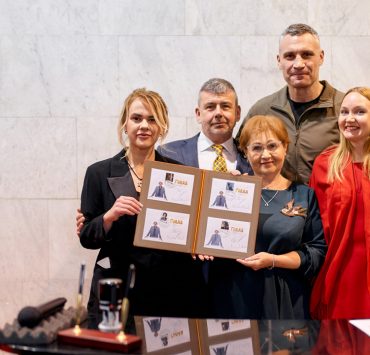 Віталій Кличко, Міхаель Бродський та інші гості прем’єри фільму «Ґолда»