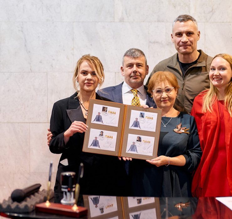 Віталій Кличко, Міхаель Бродський та інші гості прем’єри фільму «Ґолда»