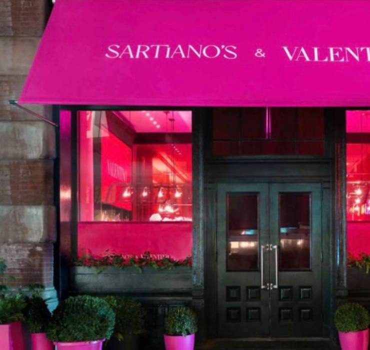 Бренд Valentino открыл в Нью-Йорке кафе для влюбленных