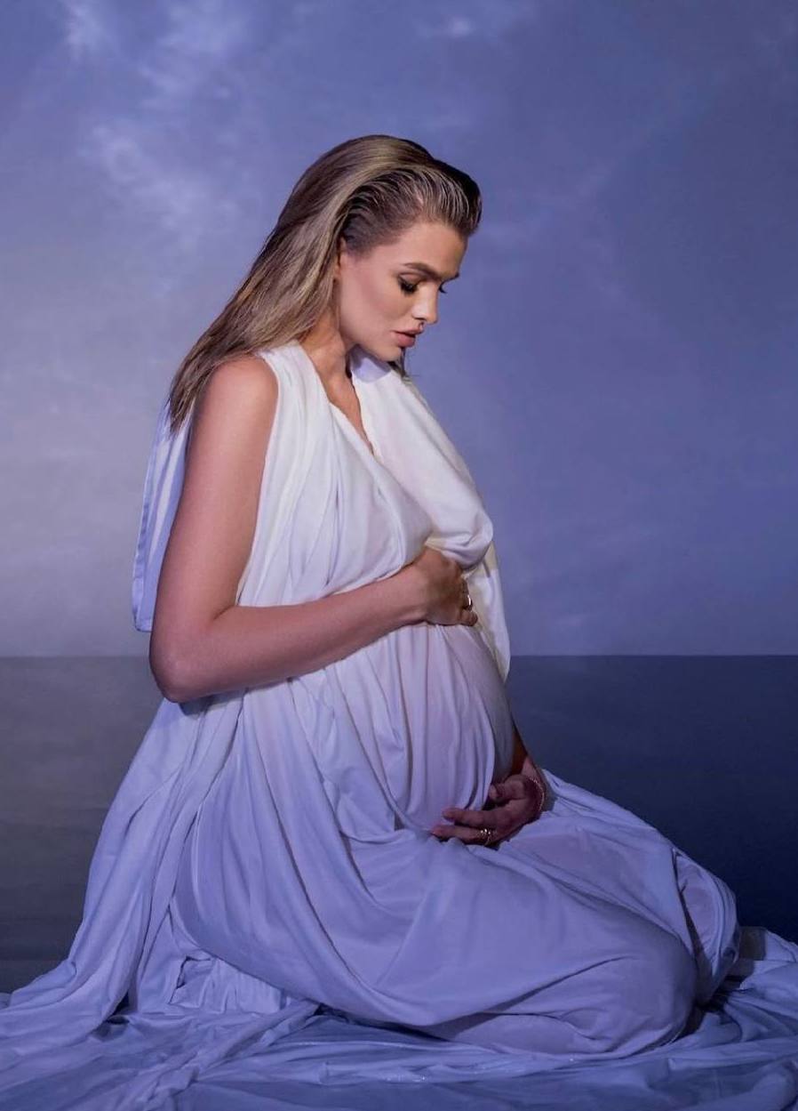 Даша Хлистун показала «вагітну» фотосесію