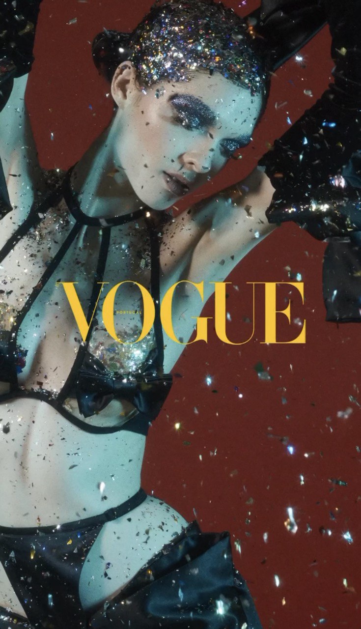 вбрання Frolov на обкладинці португальського Vogue